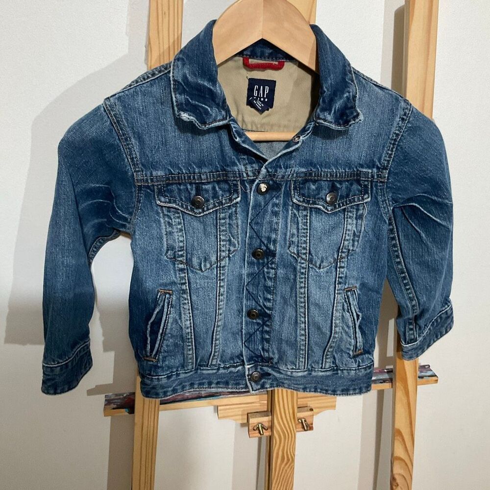 Gap kids Jean jacket snap button closure size XS 4-5